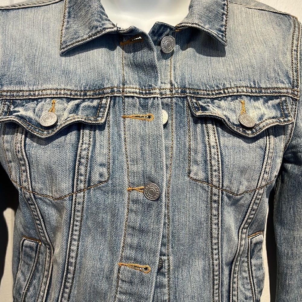 Talula Light Wash Jean Jacket Size X-Small - Picture 4 of 12